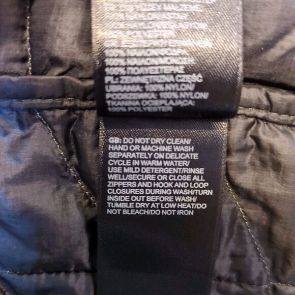 The North Face Mens S Thermoball Insulated Puffer Vest Gray Silver Hike Gorpcore - Picture 12 of 14